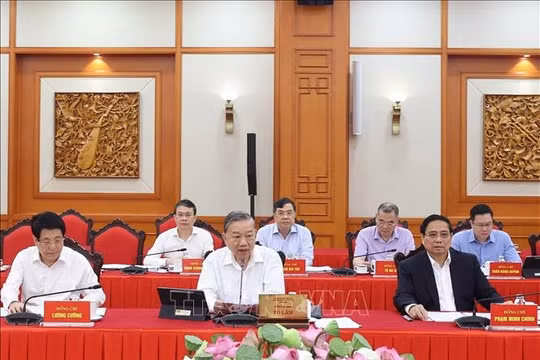 Bộ Chính trị, Ban Bí thư: Tiếp tục tăng cường lãnh đạo, chỉ đạo công tác tổ chức đại hội đảng bộ các cấp