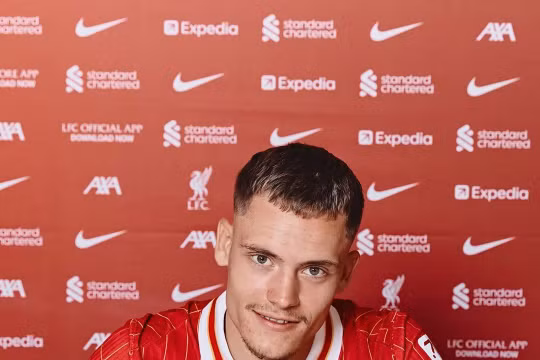 Liverpool ký hợp đồng đắt nhất lịch sử Ngoại hạng Anh