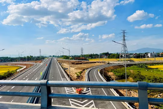 Tập đoàn Sơn Hải xin cắm biển bảo hành 10 năm trên tuyến cao tốc Hoài Nhơn – Quy Nhơn