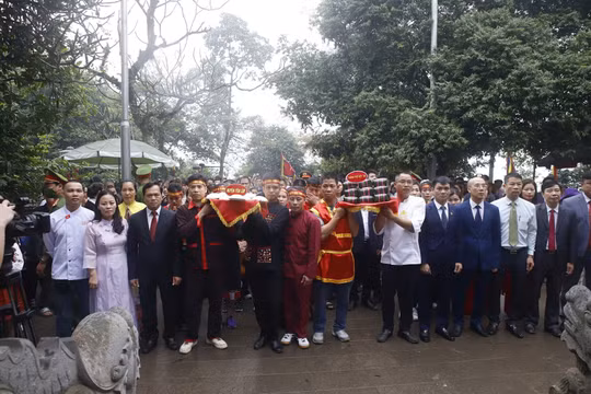 18 cặp bánh chưng, bánh giầy dâng lên các Vua Hùng: Biểu tượng lòng thành kính tri ân
