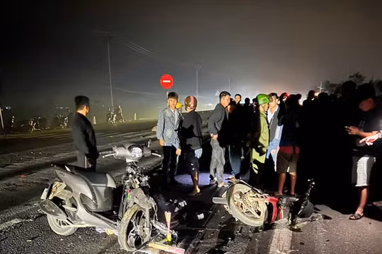 Hai xe máy va chạm trên Quốc lộ, 3 người thương vong ở Quảng Bình