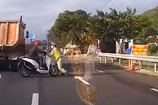 Khánh Hòa: Khởi tố đối tượng trong clip tông CSGT rồi bỏ chạy