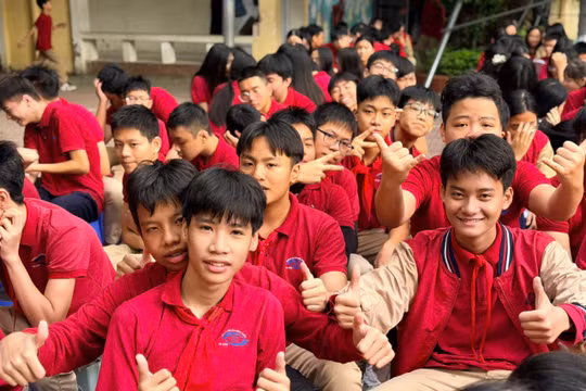 12.000 đồng/60 phút trông học sinh: Tiện cho cha mẹ, lợi cho ai?