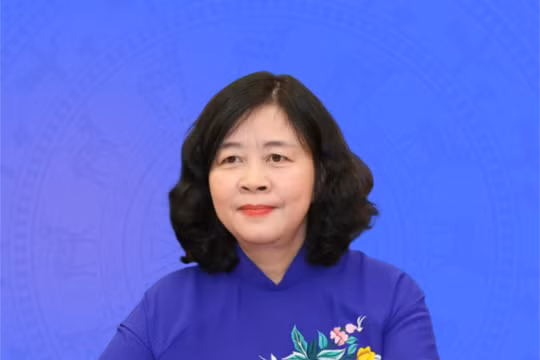 Chân dung Bí thư Đảng ủy Mặt trận Tổ quốc, các đoàn thể Trung ương Bùi Thị Minh Hoài