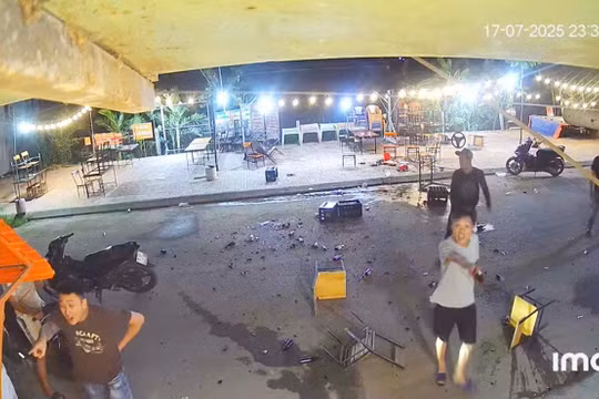 Gia Lai: Làm rõ nhóm đối tượng mang theo súng và dao đập phá tài sản ở quán nhậu