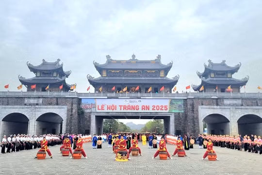 Ninh Bình: Khai mạc Lễ hội Tràng An năm 2025