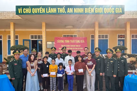 Nhiều hoạt động ý nghĩa hướng về đồng bào biên giới Quảng Trị
