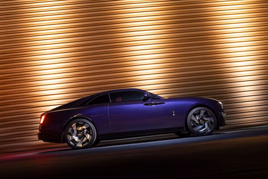 Xe siêu sang Rolls-Royce Black Badge Spectre giá gần 21 tỷ đồng về Việt Nam