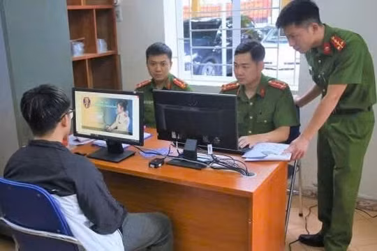 CSGT không cấp đổi giấy phép lái xe qua hình thức gọi điện