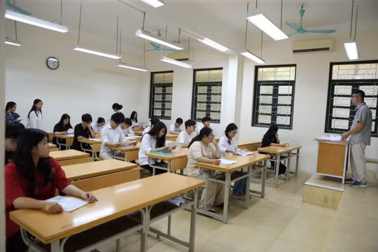 Đề thi tốt nghiệp THPT 2025 môn Toán, mã đề 103