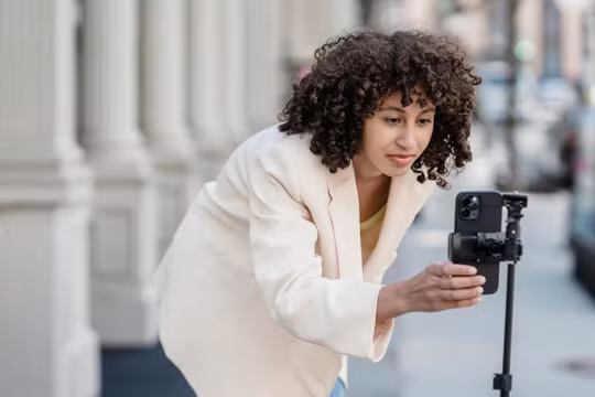 5 cách 'hô biến' bài báo thành video ngắn 'hút view'