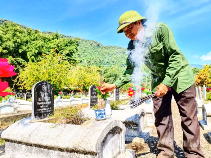 Nghĩa trang Quốc tế Đồng Tâm hiện có 16 phần mộ của nước bạn Lào được quy tụ tại đây