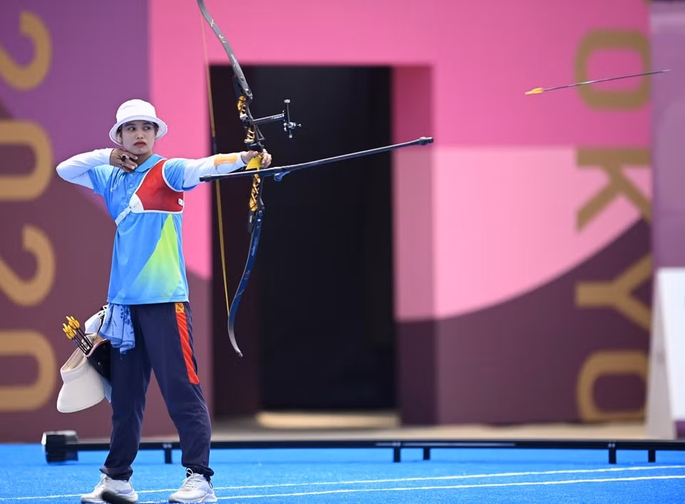 Cung thủ Ánh Nguyệt thua ngược vận động viên đội chủ nhà. Ảnh: Reuters