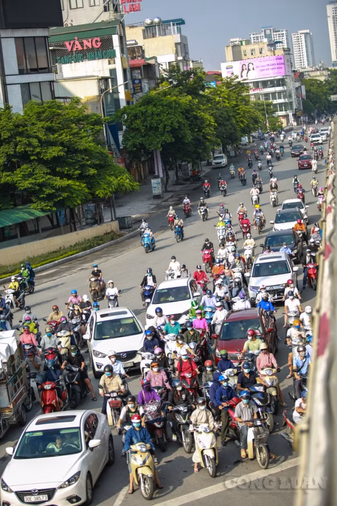 Có những đoạn đường khá đông đúc.