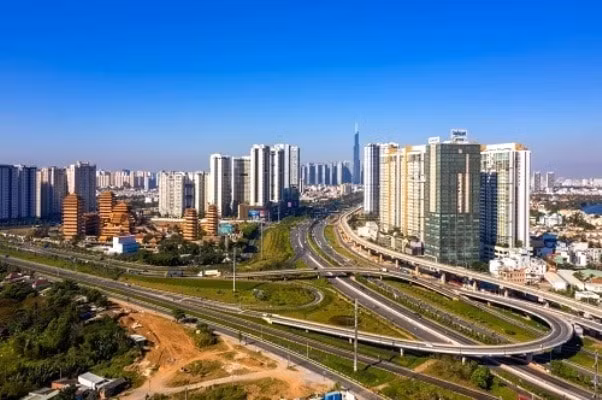 Thị trường đang chứng kiến xu hướng mở rộng phân khúc căn hộ giá rẻ ra ngoài trung tâm.
