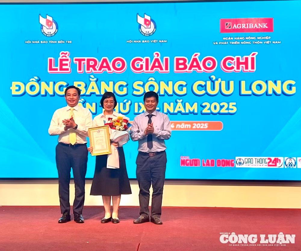 vinh-danh-22-tac-pham-6.jpg