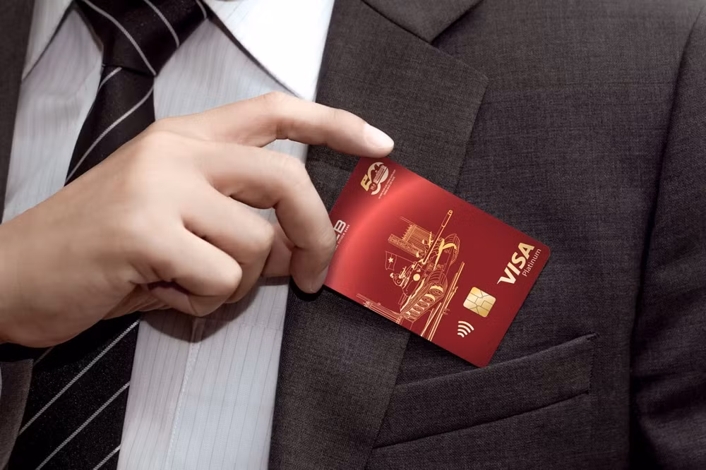 2_Thẻ Visa NCB Platinum Thống nhất 1