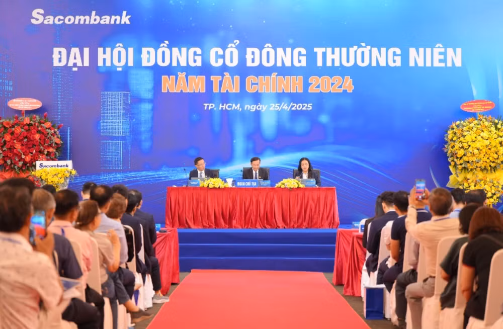 Hơn 1.000 cổ đông có mặt từ sớm để tham dự Đại hội.