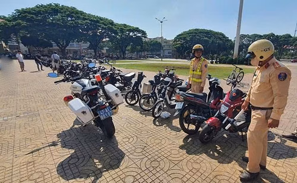Cơ quan chức năng tạm giữ phiên tiện vi phạm