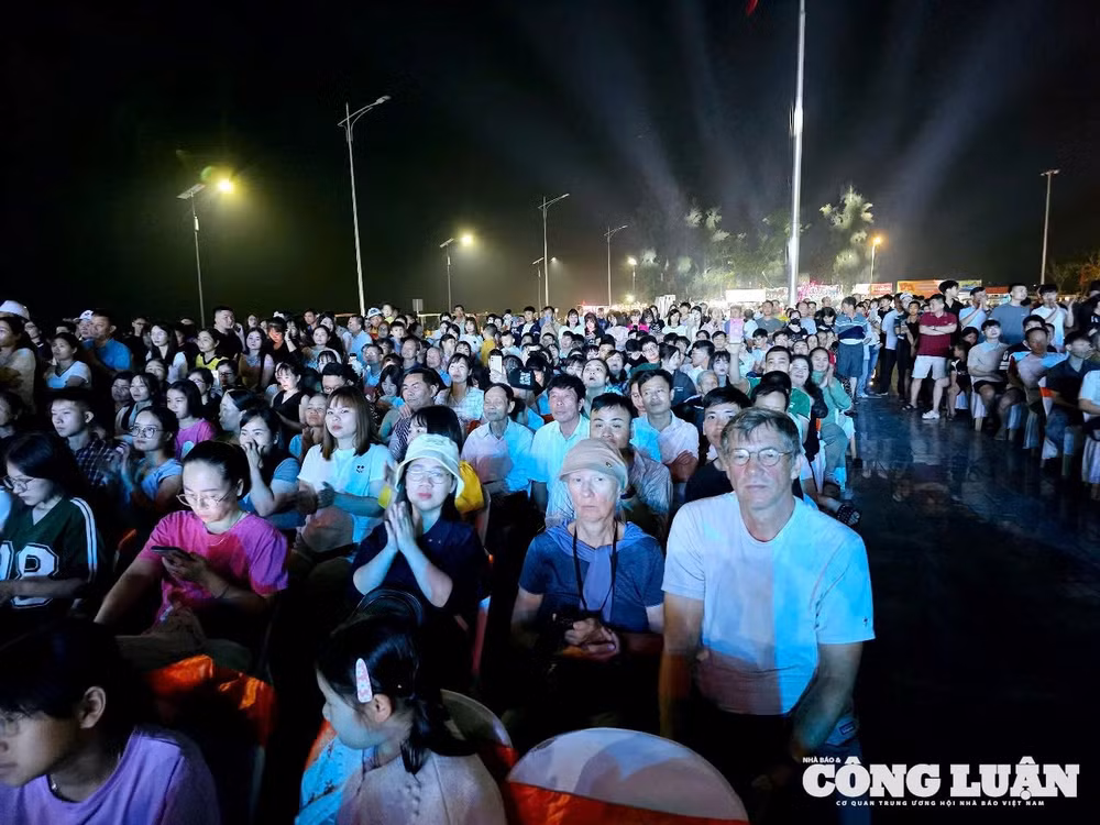 anh-3-co-to-noi-song-goi-mat-troi.jpg