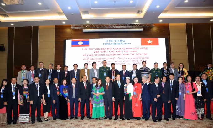 Các đại biểu chụp ảnh lưu niệm tại Hội thảo. Ảnh: VGP
