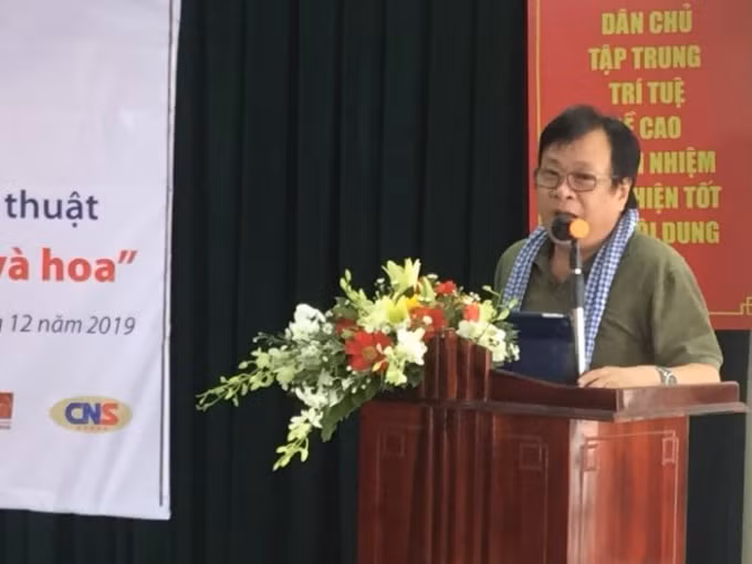 Đạo diễn Lê Thụy giới thiệu kịch bản chương trình giao lưu nghệ thuật 