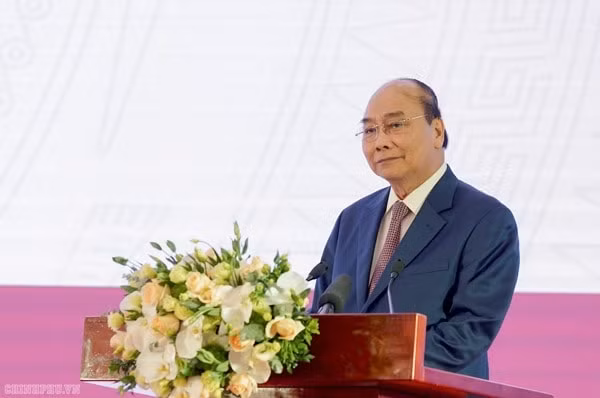 Thủ tướng Nguyễn Xuân Phúc phát biểu tại lễ khai trương Cổng Dịch vụ công Quốc gia. Ảnh: VGP