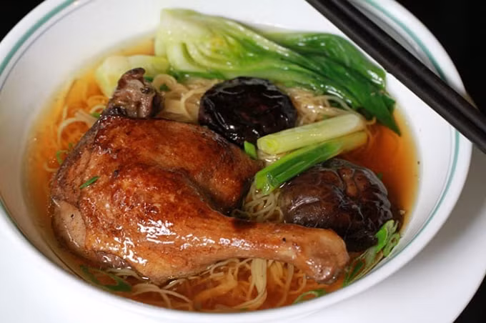 Mì vịt tiềm (Trung Quốc)