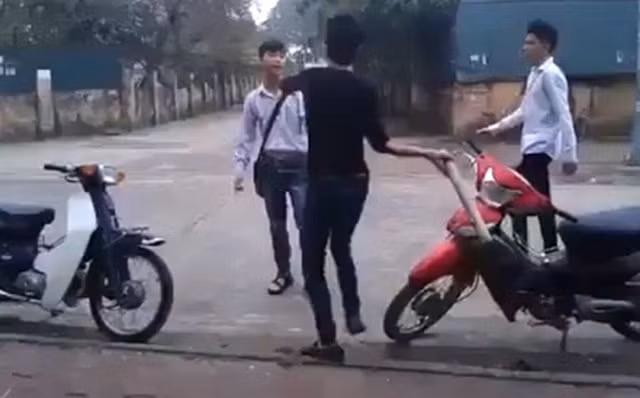 Bị đánh chết bằng điếu cày vì can ngăn đám thanh niên tấn công bạn học. Ảnh minh họa.