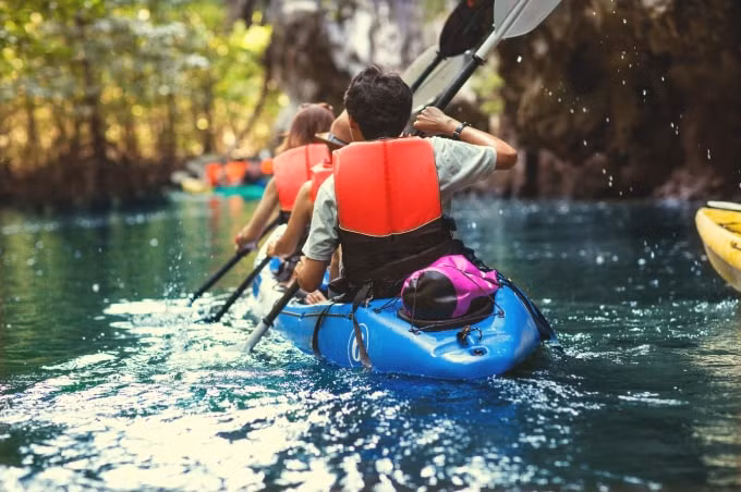 Cư dân River Park 1 được tận hưởng không khí trong lành, không gian thơ mộng của những dòng sông xanh mát, yên bình uốn quanh khu đô thị.