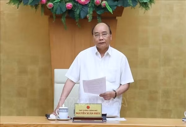 Thủ tướng Nguyễn Xuân Phúc chủ trì cuộc họp Thường trực Chính phủ với Ban chỉ đạo quốc gia về phòng chống dịch COVID-19, chiều 10/7/2020. Ảnh: TTXVN