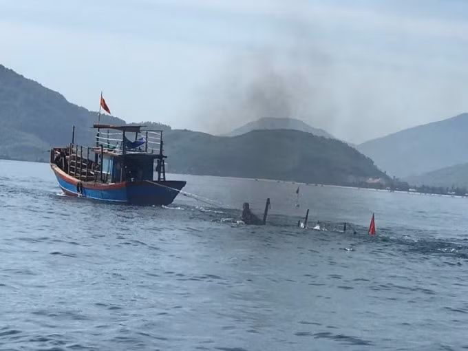 Vụ chìm tàu cá trên biển. Ảnh: TL.