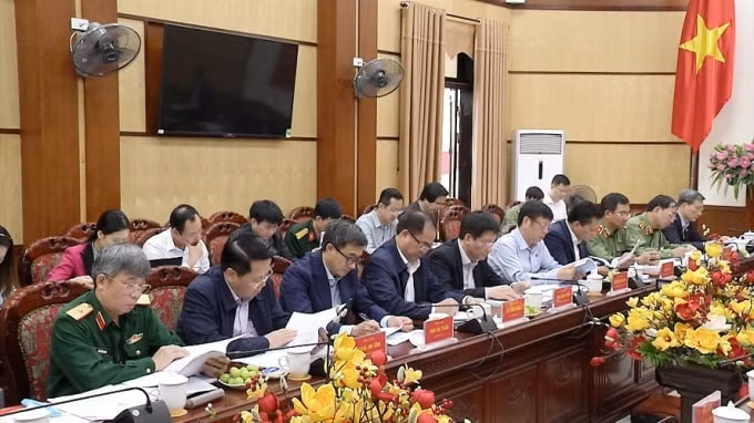 Các thành viên Đoàn giám sát tại buổi làm việc.