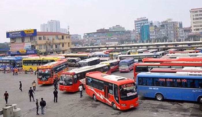 Hà Nội: Từ ngày 16/3, bỏ yêu cầu ngồi giãn cách trên xe khách. Ảnh: TL