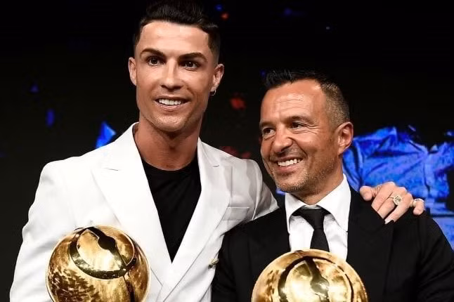 Jorge Mendes đóng vai trò quan trọng trong việc đàm phán với các CLB nếu Ronaldo rời Juventus. Ảnh: Getty Images