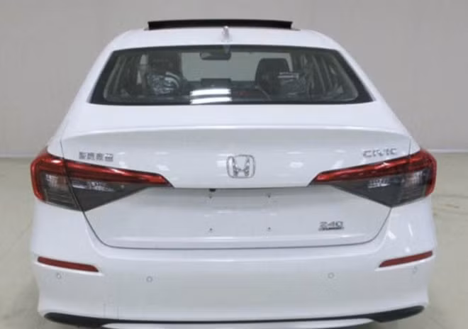 Honda Civic 2022 phiên bản sedan bị rò rỉ hình ảnh. Ảnh: Civic11Forum