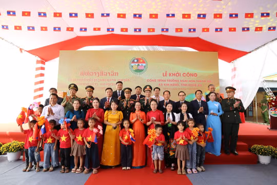 Xây thêm trường học, bồi đắp tình đoàn kết đặc biệt Việt Nam - Lào