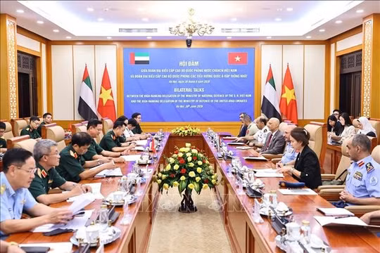 Việt Nam - UAE mở rộng hợp tác trong lĩnh vực công nghiệp quốc phòng