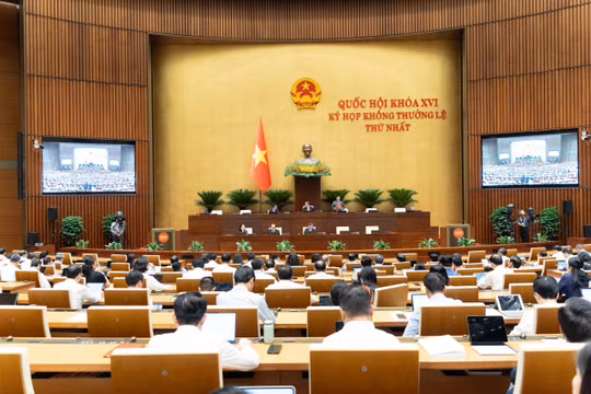 Hôm nay, Quốc hội thảo luận ở tổ về việc thành lập TP Quảng Ninh và TP Bắc Ninh