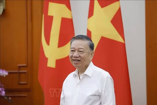 Xây dựng Điều lệ Đảng thật khoa học, chặt chẽ, ngắn gọn, dễ thực hiện và có sức sống lâu dài