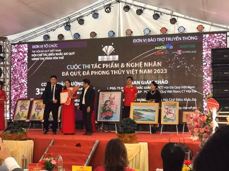 phien cho xuan doc la chi ban duy nhat mat hang da quy hinh 2
