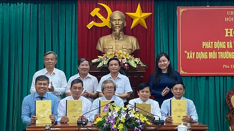 phu yen phat dong phong trao thi dua xay dung moi truong van hoa trong cac co quan bao chi hinh 1