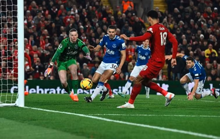 salah va gakpo giup liverpool danh bai 2 0 everton hinh 3