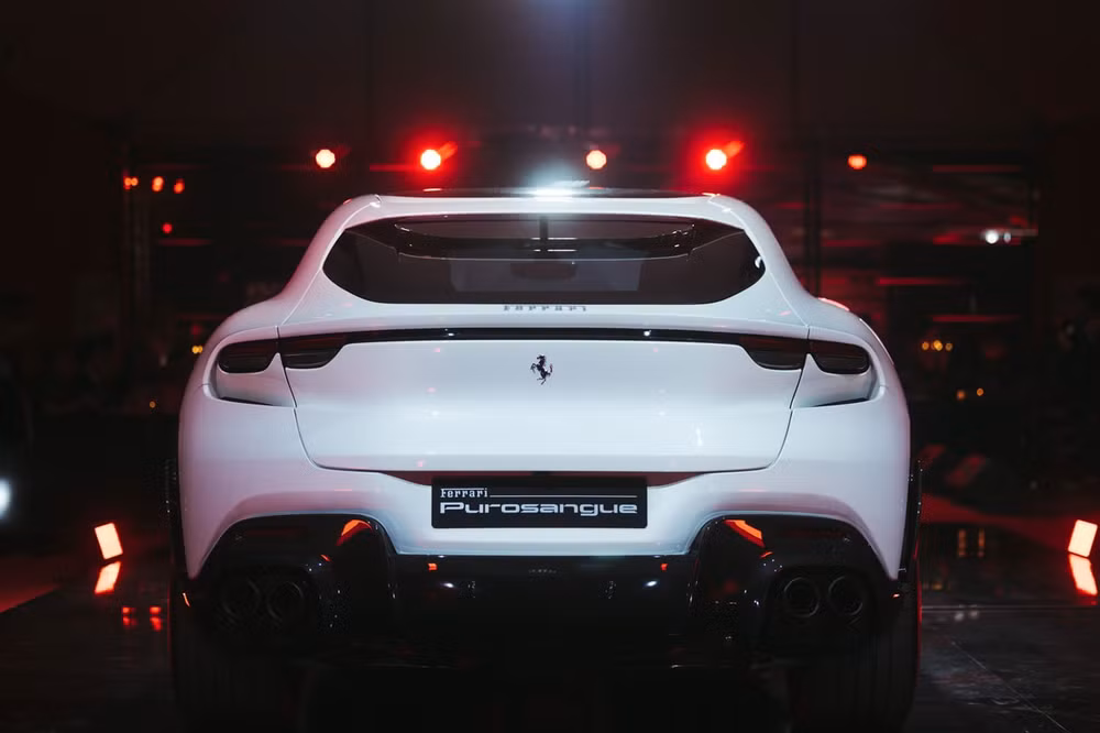 ferrari purosangue suv manh nhat the gioi ra mat dong nam a sap ve viet nam hinh 5