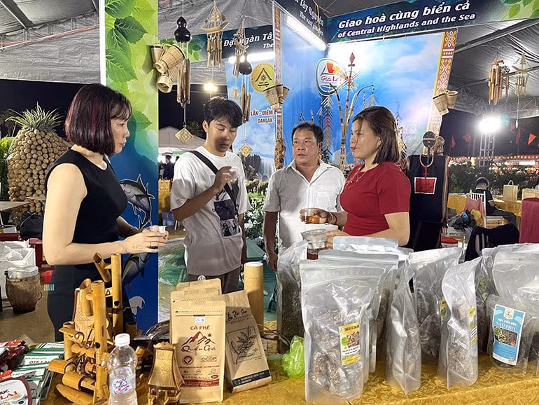 phu yen diem den hap dan than thien hinh 2