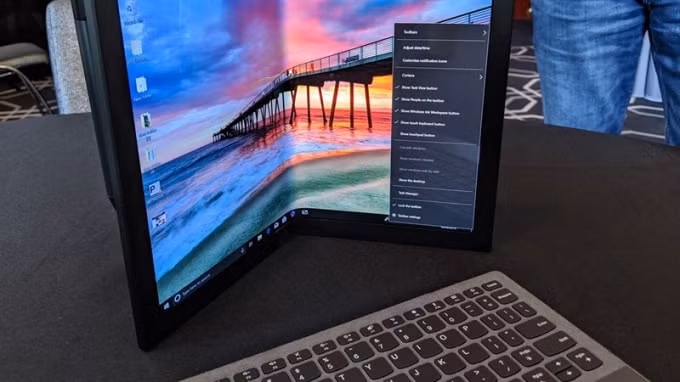 Lenovo gây bất ngờ với laptop màn hình gập ThinkPad X1.