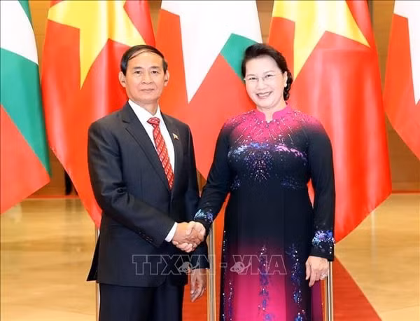 Chủ tịch Quốc hội Nguyễn Thị Kim Ngân tiếp Tổng thống Myanmar Win Myint. Ảnh: TTXVN