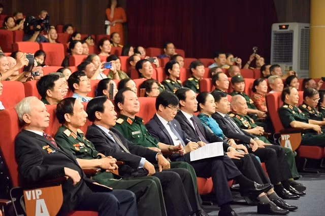 Các vị đại biểu tham dự chương trình.
