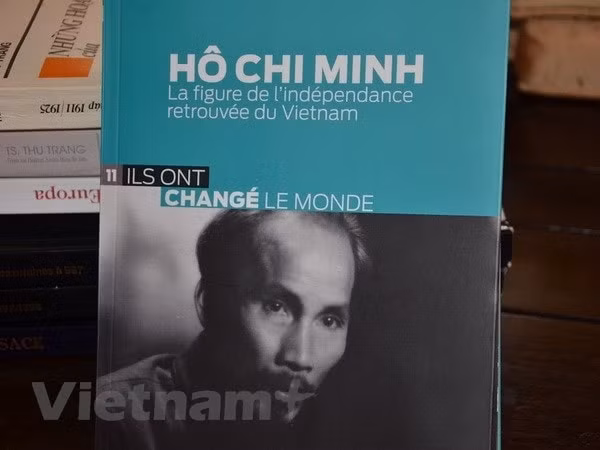 Trang bìa cuốn sách 