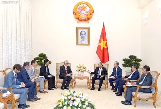 Thủ tướng Nguyễn Xuân Phúc tiếp Đại sứ Đức tại Việt Nam Guido Hildner. Ảnh: VGP